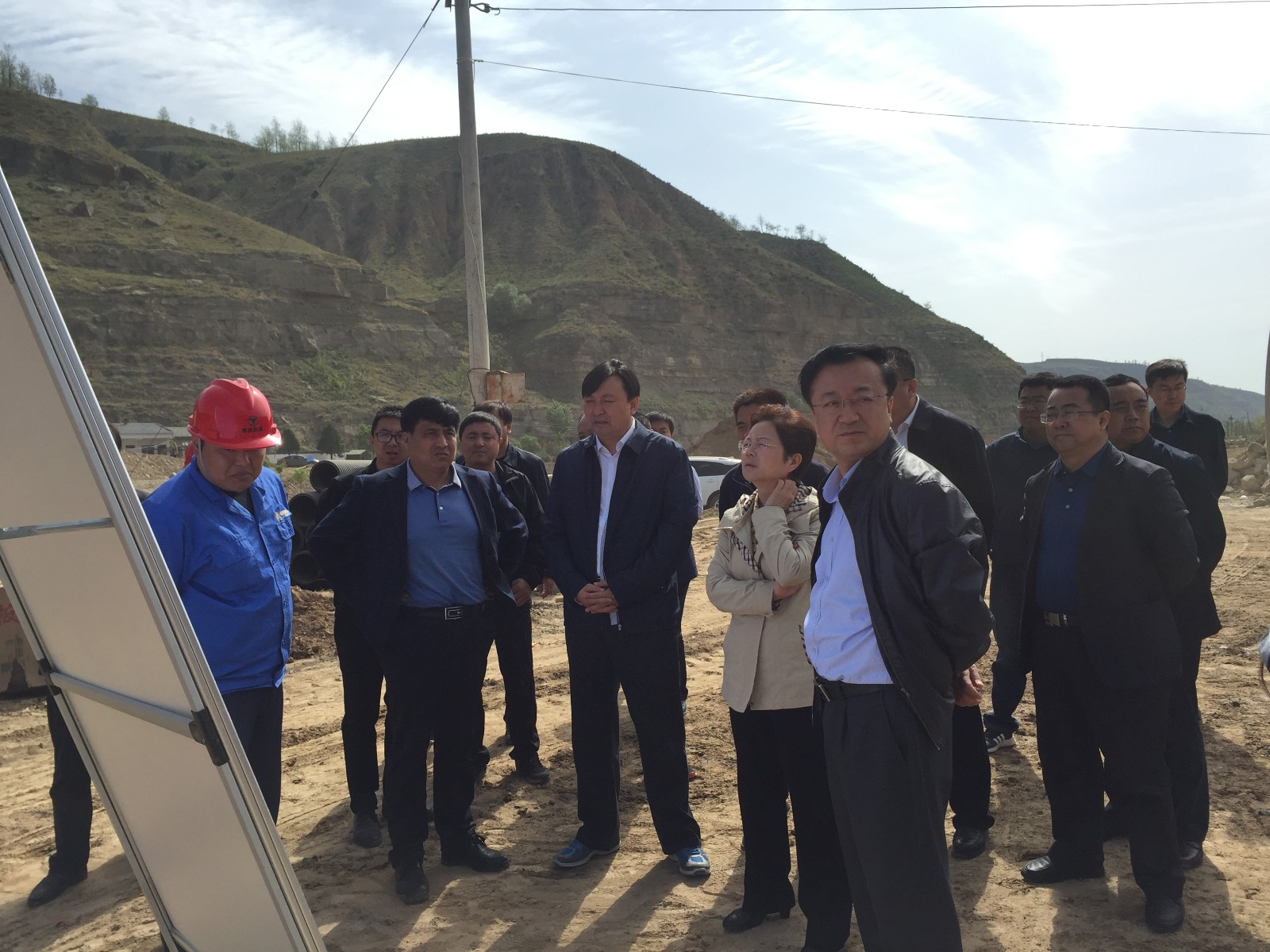 孫礦玲視察招安項目施工建設情況.jpg