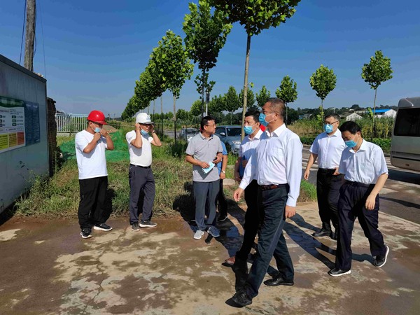 寶雞市委副書記、市長楊廣亭到水環(huán)境公司寶雞蟠龍新區(qū)污水處理廠調(diào)研_副本.jpg