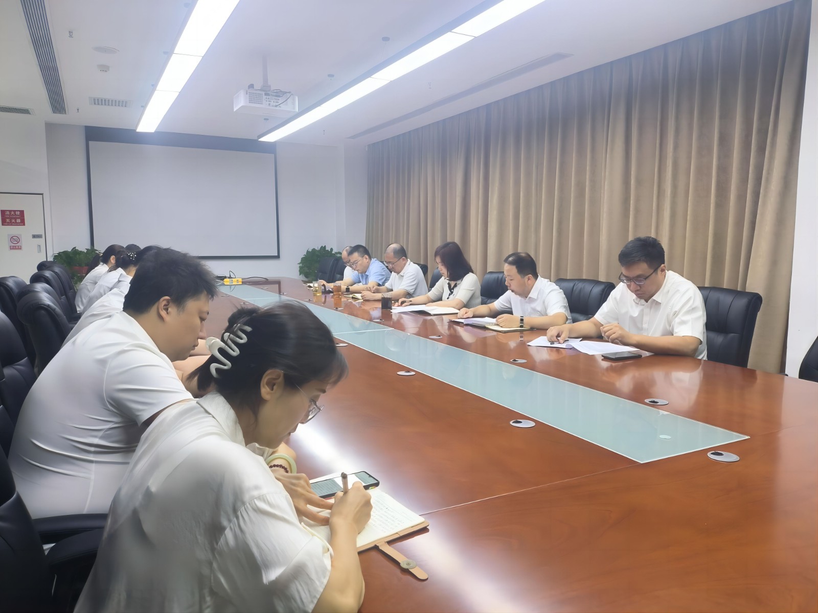 【智信公司召開傳達(dá)學(xué)習(xí)集團“三個年”活動推進(jìn)會精神專題會議】.jpg